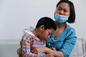 漂亮妈妈怀孕7个月乘坐公交，路上颠簸引发悲剧：幸福被我毁了图片