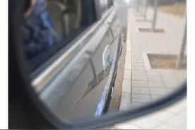 上坡路上，该怎么停车？图片