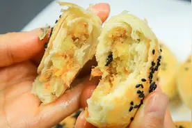 老婆饼，只要掌握做油皮和油酥的技巧，保证做出来个个金黄焦酥视频封面
