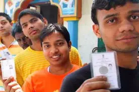 为了拥有中国国籍，达曼人苦等200多年，如今家家户户挂五星红旗图片