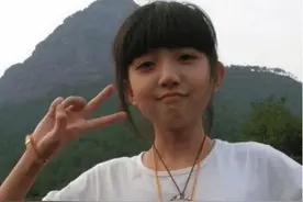 曾经的网红小女孩长大了，许诺等她10年的，网友：彩礼准备好了图片