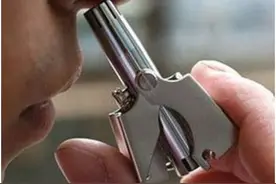 自律的男人比较有魅力，每天坚持做4件事，大叔也可以变型男图片