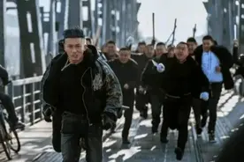 为什么男人打架时会浑身颤抖，是因为怂了吗？别再傻傻不知道了图片