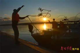 “官兵睡在摇篮里，风雨唱着摇篮曲”图片