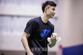 《羽毛球》封面来了！石宇奇：我是“黑化”的双鱼男图片