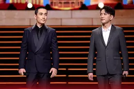 就在今晚19时35分图片