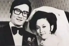 离婚20年，前妻出现在谢贤眼前都没认出，二人赌气离婚或遗憾终生图片