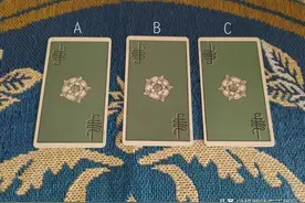 爱他，还想跟他在一起，这段关系还值得继续坚持下去吗？塔罗图片