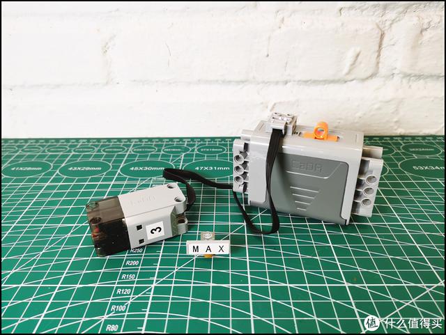 积木评测：吃鸡空投步木仓：Groza是最强吃鸡神器？