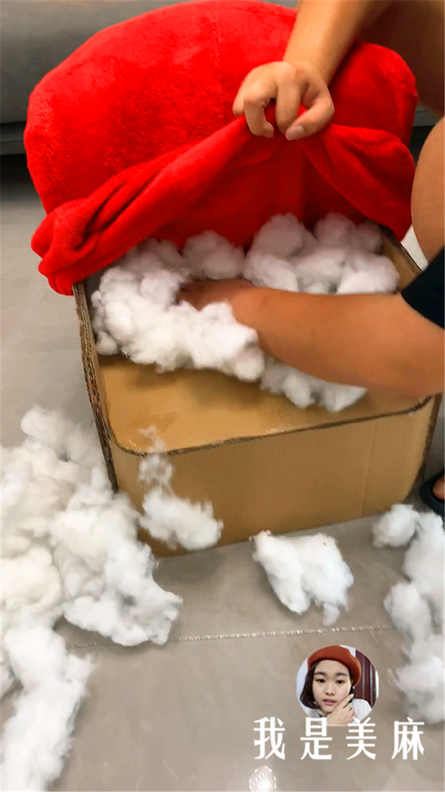 爸爸用9个奶粉桶，给孩子做了个小沙发，做法超简单，太实用了