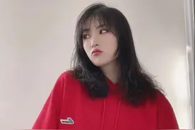 姚安娜正式出道当艺人，姐姐孟晚舟却在国外传回一个不幸的消息图片