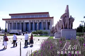 毛主席纪念堂是怎么样建成的？图片