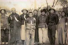 1950年湖南一和尚被公安逮捕，随后被万人公审枪决，他犯何罪图片