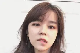 不开滤镜、不开美颜，靠吃鸡当上一姐，沫子戴护目镜反被粉丝开涮图片