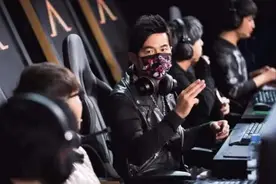 当年周杰伦在深圳砸2000万，打造的“魔杰电竞”网吧，如今怎样了图片