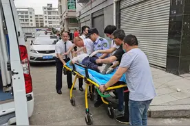 生死瞬间！浙江10岁女孩6楼坠落，34岁辅警一个箭步上前，徒手相接......图片