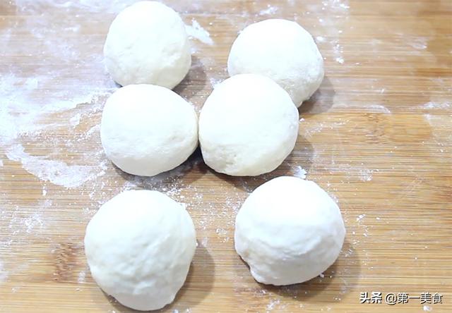 花卷别再用老一套了，教你最新做法，层次多又松软，比面包还好吃