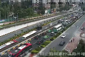 珠海32万学生齐上路！还有骤雨+雷暴！30多条路会变成这样！图片