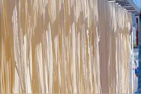 过生日吃面条的来历图片