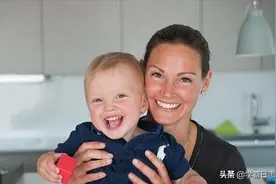 “低智商女孩”意外怀孕，根本不知道孩子是谁的，随后父母却乐了图片