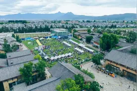 李亚鹏首次澄清：雪山艺术小镇没有烂尾，运营稳定已获多个政府部门关注图片