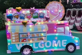 幼儿园“勇敢之夜”嗨上天，口号十分硬核，墙外的父母：那我走？图片