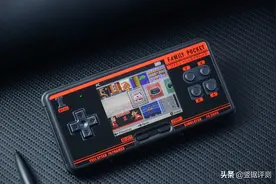 国产“FC3000掌机”评测：3.0英寸显示屏，还支持插卡图片