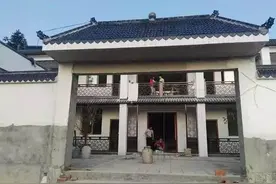 晒晒给公婆盖的农村养老房，花了80万，全村第一气派，超爱大鱼塘图片