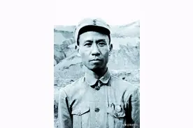 建国前刘少奇秘密访苏，巧妙应对斯大林的自我批评，并带回了220名苏联专家图片