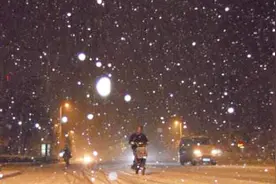 下雪啦：宿迁迎入冬首场降雪，周末最低温零下5度视频封面