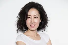 经常扮演“妈妈”形象的四位女星，现实中都很漂亮，你最喜欢哪位图片