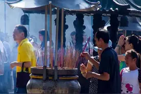 被释永信商业化的少林寺，不知道的还以为是购物中心图片
