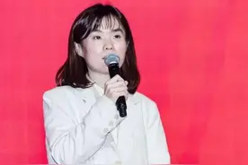 朴智善去世的消息让同事泪崩，曾遭韩网民恶评，她父亲留言维护图片
