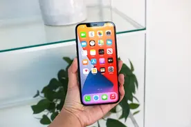 超瓷晶面板的iPhone 12有多坚固？硬刚砂纸，无惧跌落图片
