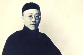 他是民国四公子之首，死后数千女子为其吊丧，一生不曾富贵不曾穷图片