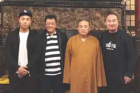 释小龙背景：父亲名下9家公司坐拥330亩武校，王宝强要行晚辈礼图片