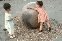 搞笑GIF：观众：我是不是知道的太多了，会不会被灭口图片