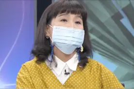 54岁女星欠下高利贷466万，一度想轻生，现为还债上游览车卖内衣图片