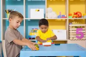 想知道孩子在幼儿园经历了什么？试试这3招图片