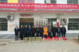 “第一书记”的为民情怀——记商洛市发改委驻丹凤县商镇北坪村第一书记兼工作队队长李政权图片