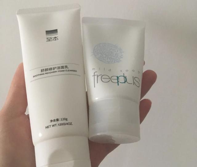 敏感肌能用的洗面奶并不多，除了芙丽芳丝就数它了，别再交智商税