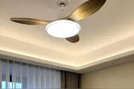 媳妇坚持装吊扇灯，花2600元买了4个，还说：家要的就是舒适图片