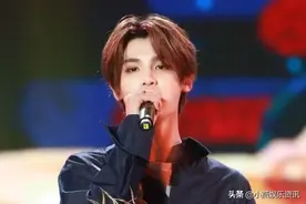 黄明昊和杨幂，大家都知道他们俩的关系比较好，平常以姐弟相称图片