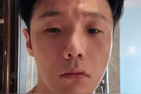 劝你别看李荣浩的微博，真的很费肚子图片