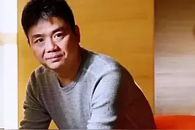 难怪马云跌落神坛！28万员工曝光点赞刘强东的行为图片