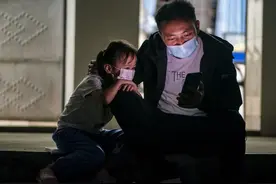 带着女儿去课堂图片