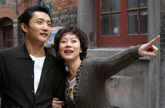 《双面胶》：被家暴的胡丽鹃很悲惨？亚平妈才是全剧最可怜的女人