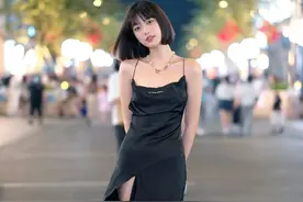 看街拍 学搭配：Balenciaga沙漏包怎么穿搭？图片