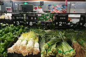 大暑后，“3果4菜”不要买，反季难吃营养差，超市老板：从来不吃图片
