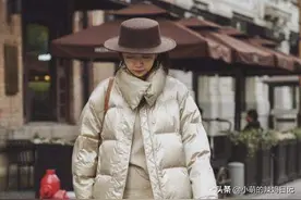 衣不在多，会搭才是王道！今冬超火：小外套+半身裙，显瘦显高级图片